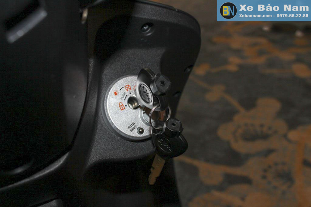 xe-ga-50cc-elite-den-nham-khoa-xe