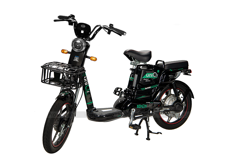 Xe đạp điện Uniq 18a màu xanh đen