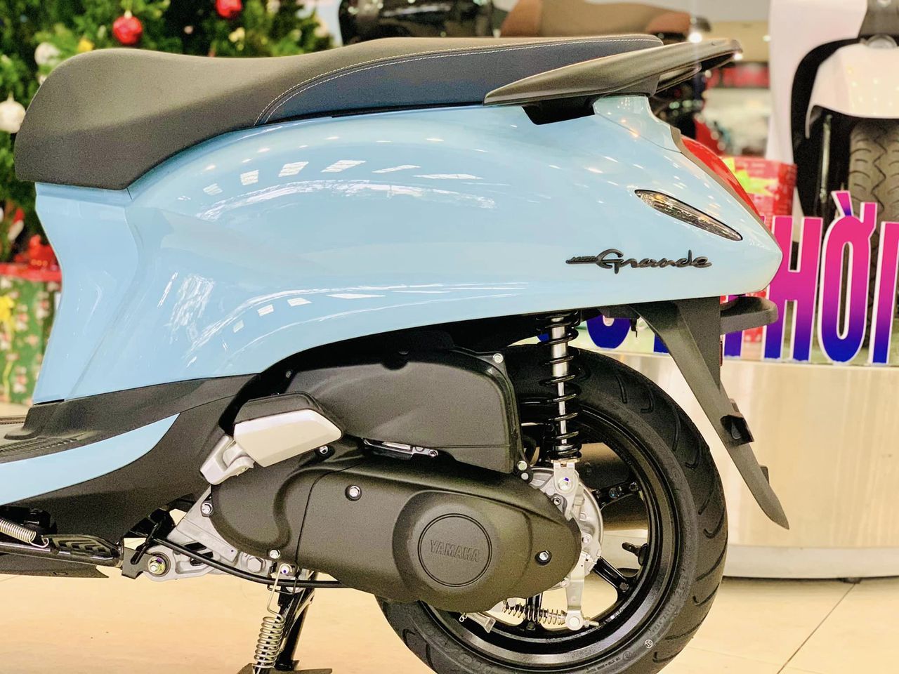 Yamaha Grande 2023 tiếp tục sử dụng động cơ Blue Core Hybrid 125cc, làm mát bằng không khí