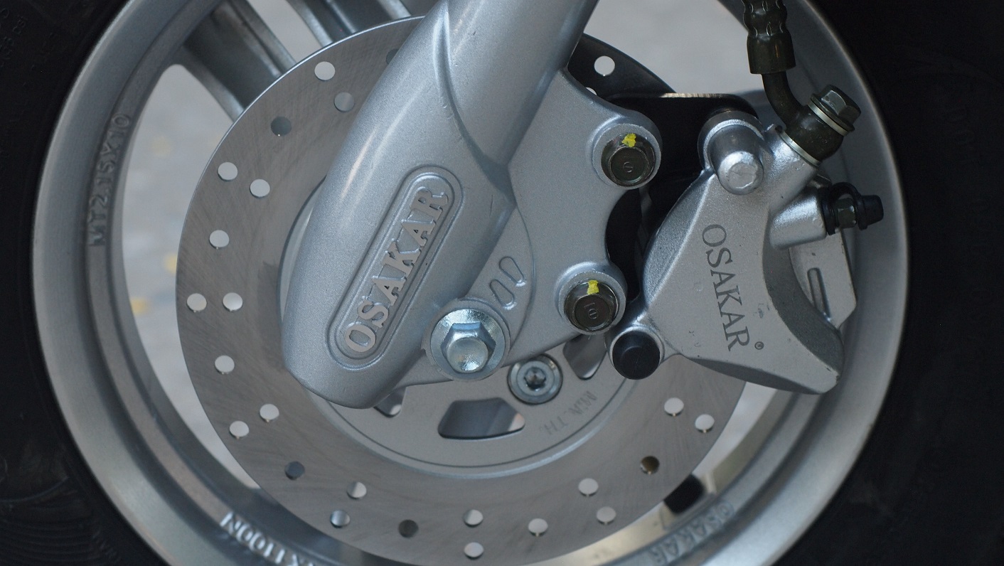 Phanh đĩa an toàn xe máy điện Vespa Osakar Classy