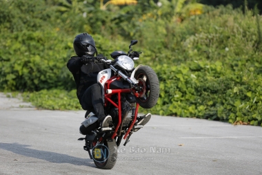 Ducati Mini Monster 110 - Trùm ảnh biểu diễn Moto bốc đầu drift cực đẹp