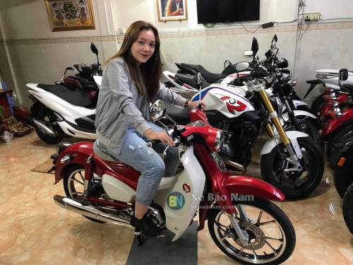 Cận cảnh Honda Super Cub C125 giá 85 triệu đồng