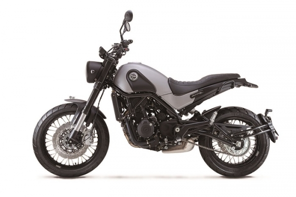 Xe máy Benelli Leoncino màu xám